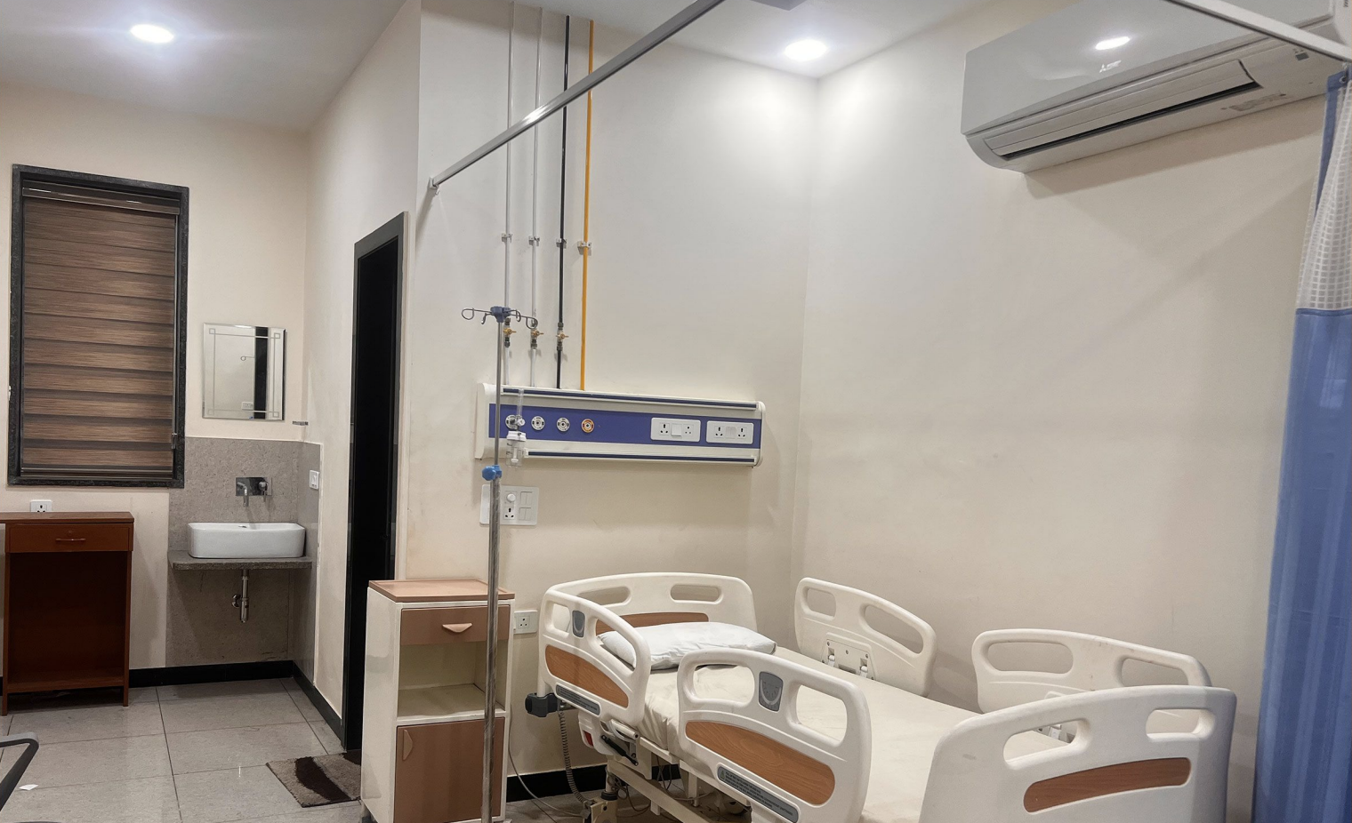 Deluxe Ward Room